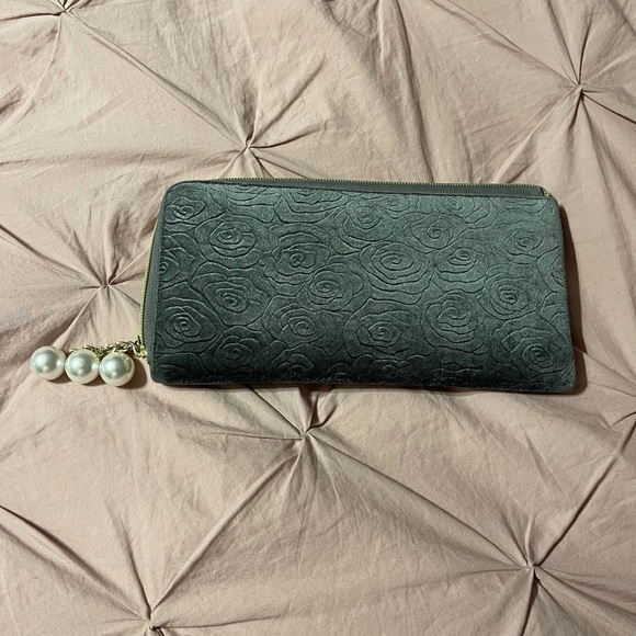 BETSEY JOHNSON WALLET - Picture 4 of 11